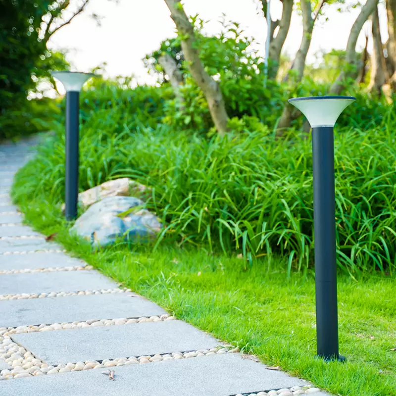 Solar Lawn Light thumbnail 2