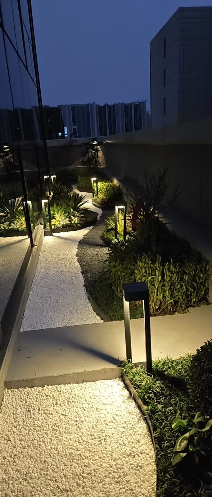 SG-6 Solar Lawn Light thumbnail 8